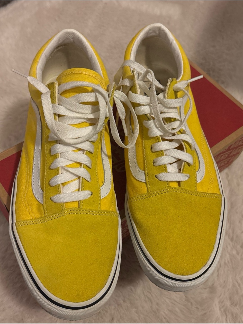 Men's Yellow Canvas Low-Top Sneakers with White uAccent